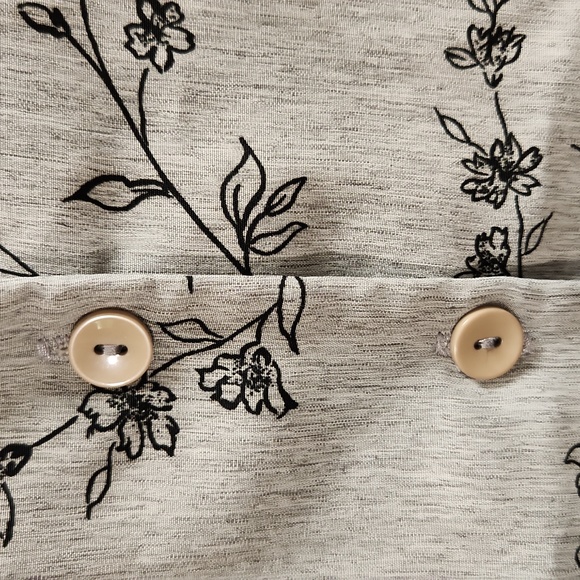 Women's Blouse - Picture 5 of 8